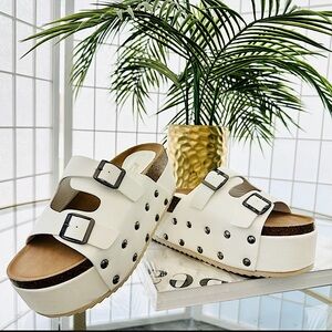 🆕🌿🤍MATA SHOES: WHITE PU Platform Sandals SIZE 9